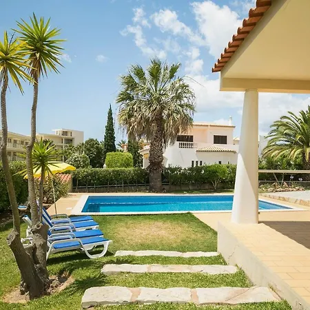 Abf36v2 Charming 2 Bdr Located Only A Few Mi Vila