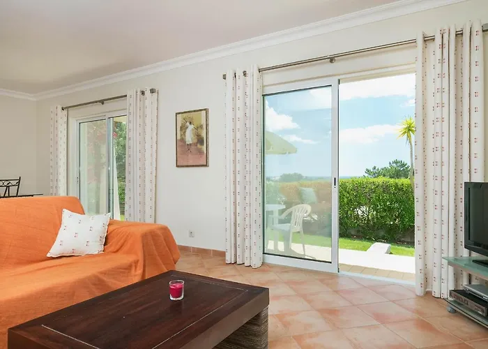 Abf36v2 Charming 2 Bdr Located Only A Few Mi *