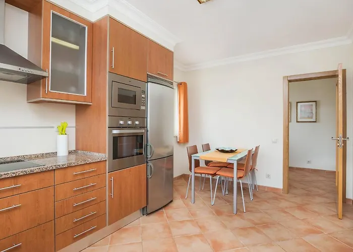 Abf36v2 Charming 2 Bdr Located Only A Few Mi Villa *