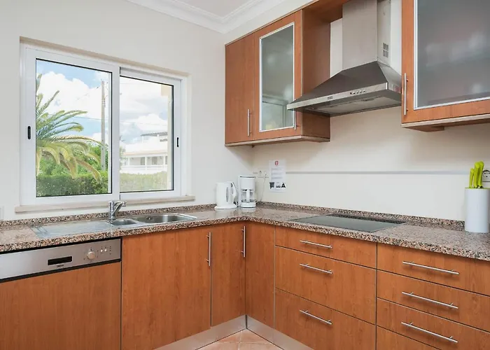 Abf36v2 Charming 2 Bdr Located Only A Few Mi